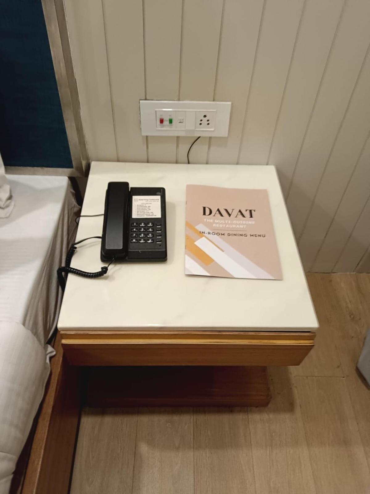 Hotel Prag Continental Guwahati Luaran gambar