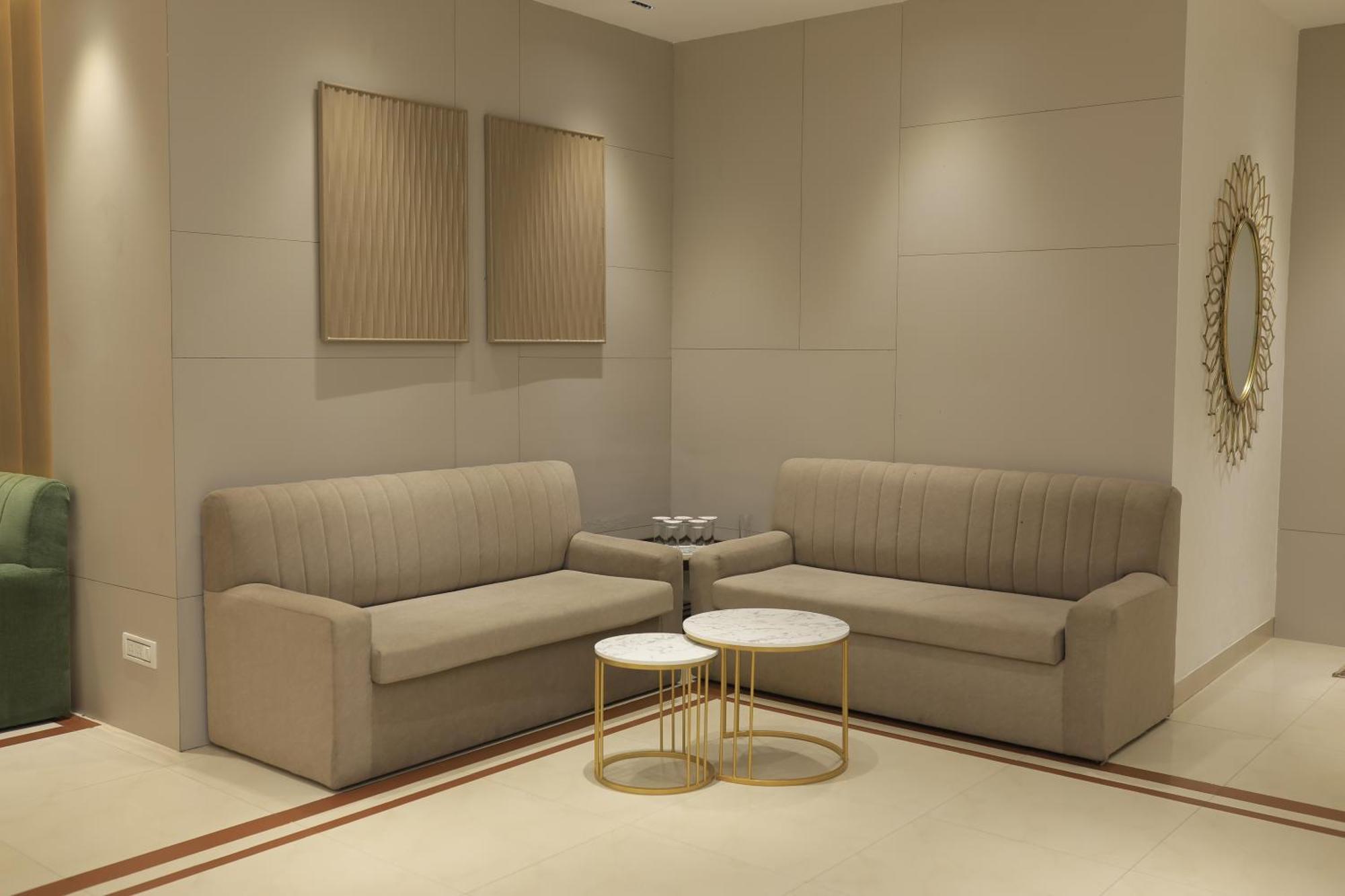 Hotel Prag Continental Guwahati Luaran gambar