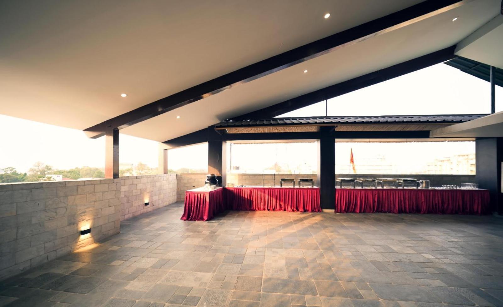 Hotel Prag Continental Guwahati Luaran gambar