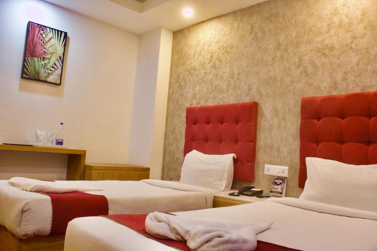 Hotel Prag Continental Guwahati Luaran gambar