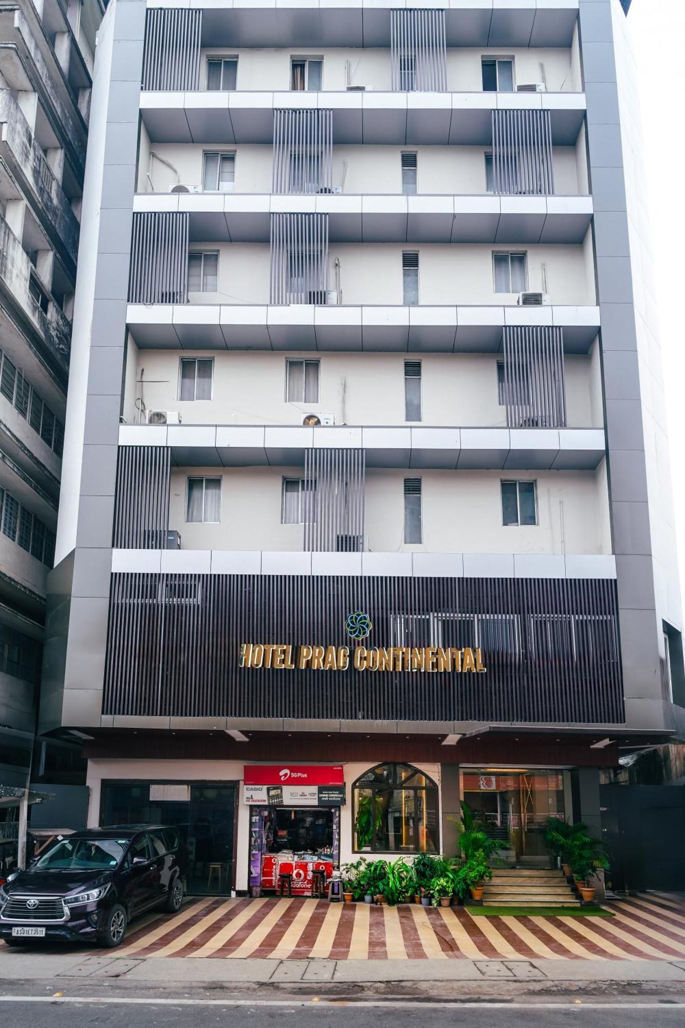 Hotel Prag Continental Guwahati Luaran gambar
