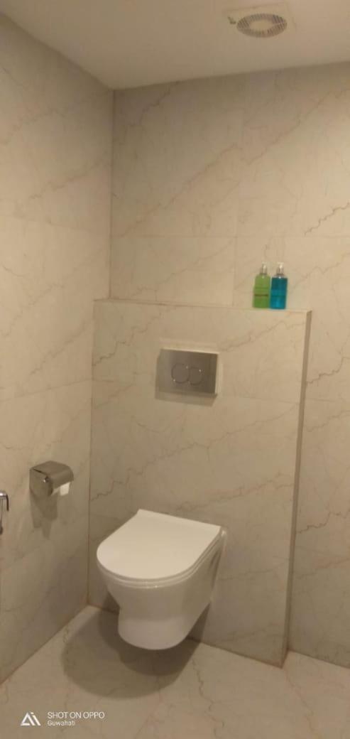 Hotel Prag Continental Guwahati Luaran gambar